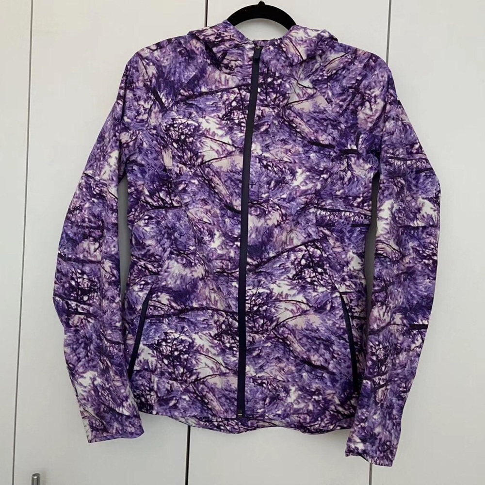 Lululemon Seawheeze The Rain is Calling Jacket Size 4